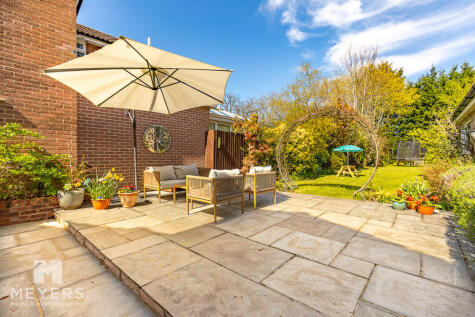 Pinehurst Road, Ferndown, BH22 0