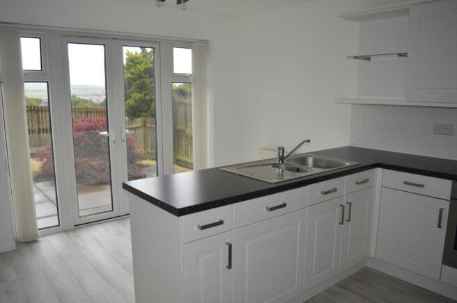 Dining/kitchen