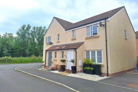 Gardener Close - West Wick - Beautifully Presented