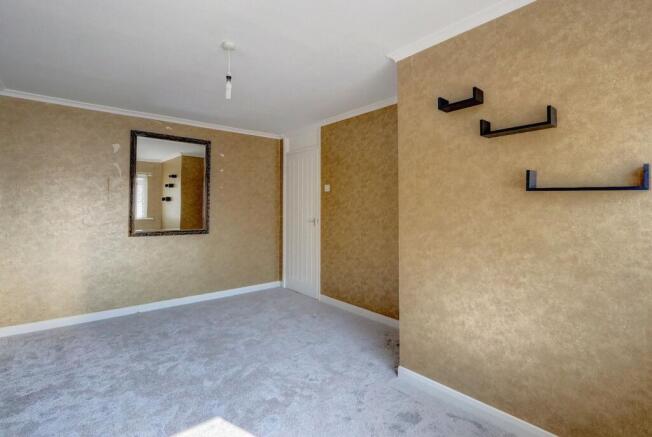 3 bed Semi-Detached to rent Image 6