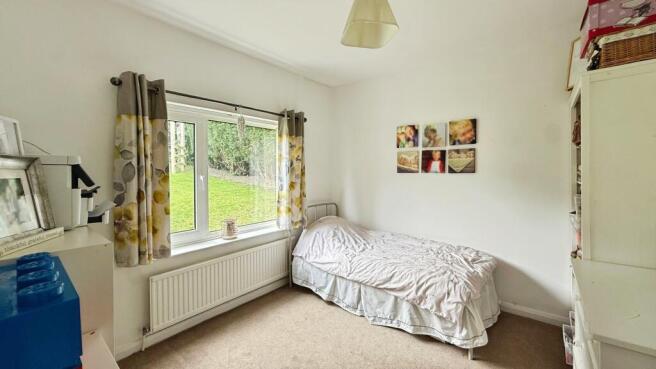 5 bed Detached for sale Image 9