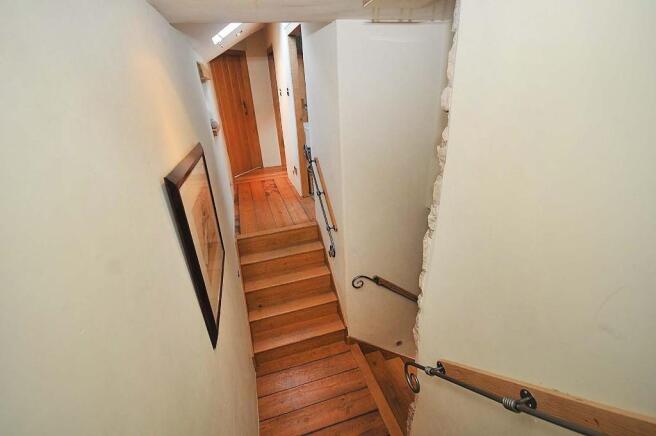 STAIRS/LANDING