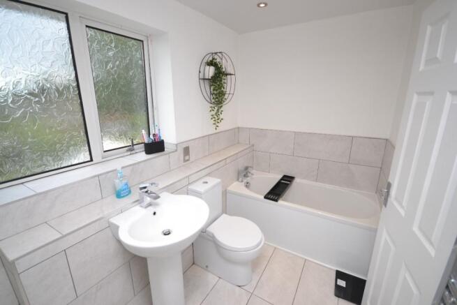 LUXURY BATHROOM