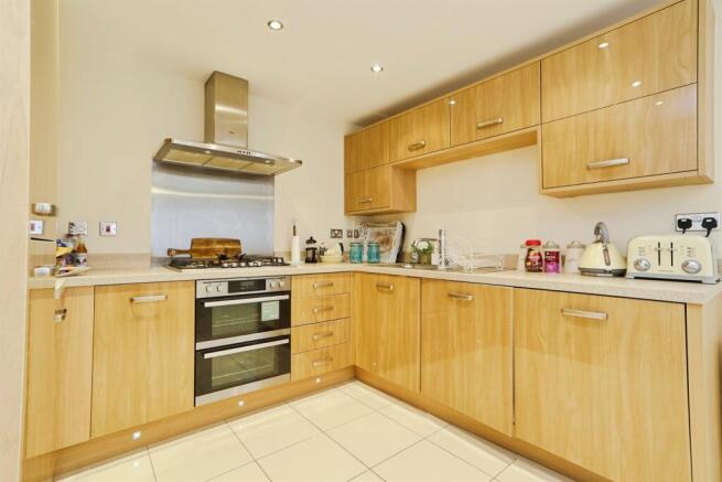 3 bed Town House for sale Image 8