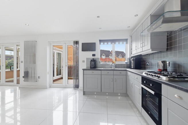 4 bed Detached for sale Image 8