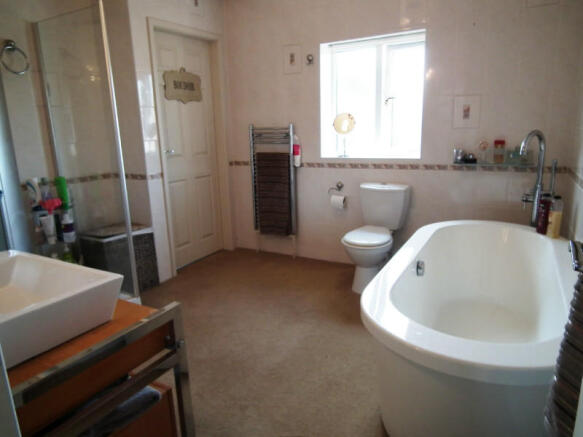 En-Suite Bathroom