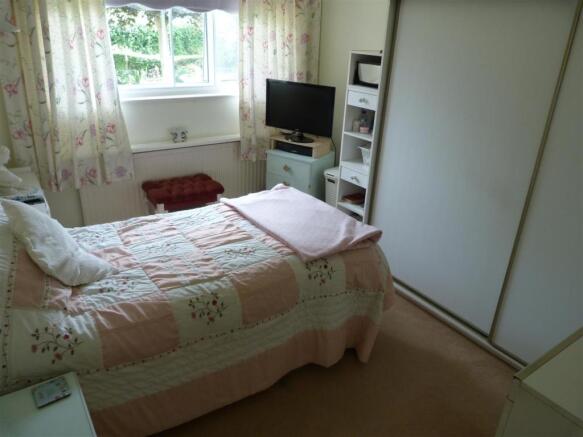 BEDROOM 2