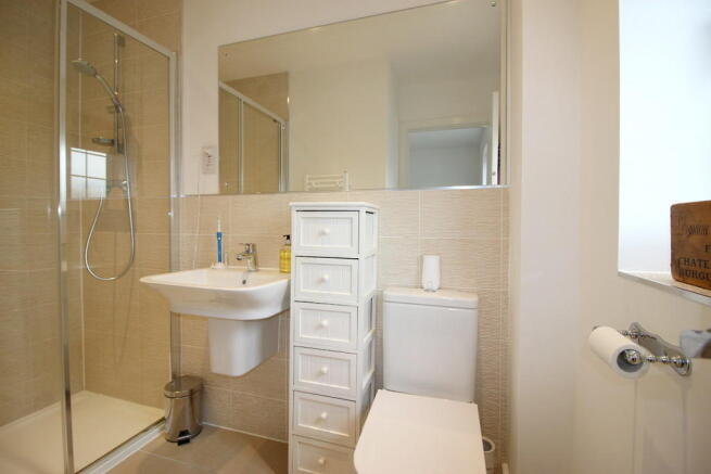 Ensuite shower ro...