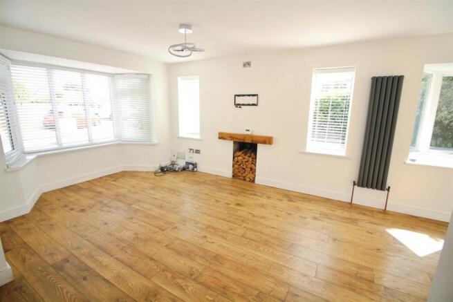 3 bed Detached for sale Image 3
