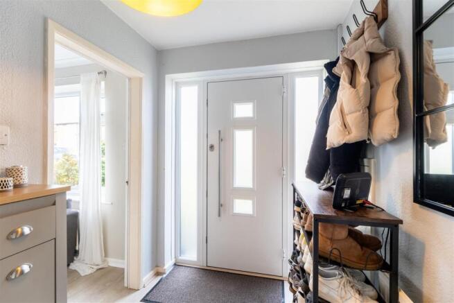 28 Oathills Drive-014.jpg