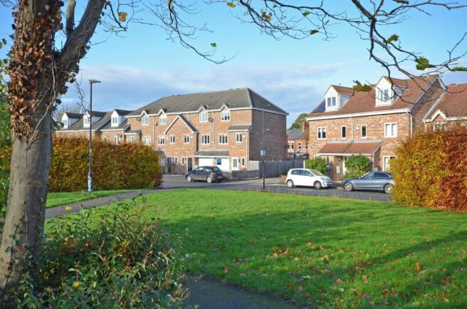 3 bed House to rent Image 11