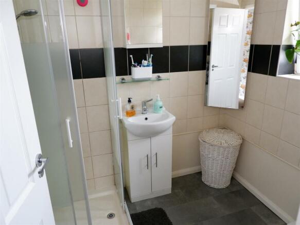 Shower Room: