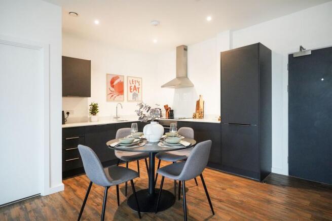 2 bed Flat for sale Image 5