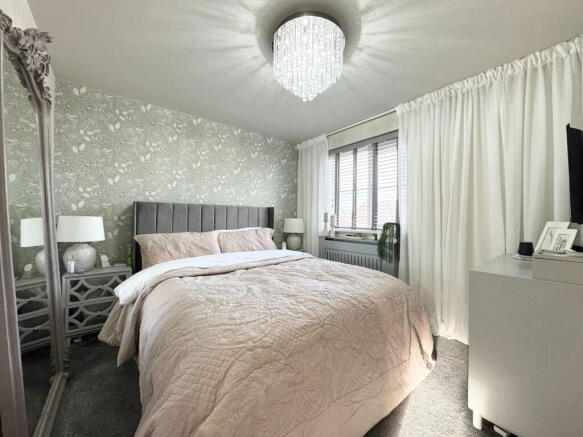 3 bed Semi-Detached for sale Image 12