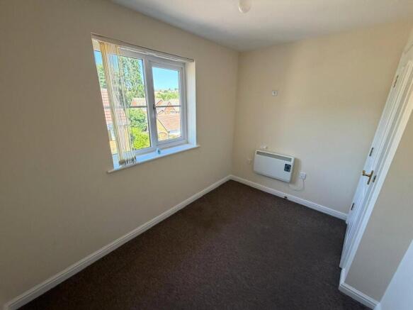 2 bed Flat for sale Image 5