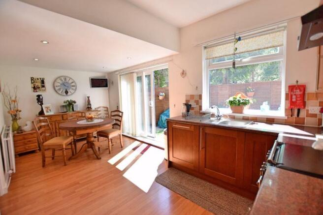 Kitchen & ...