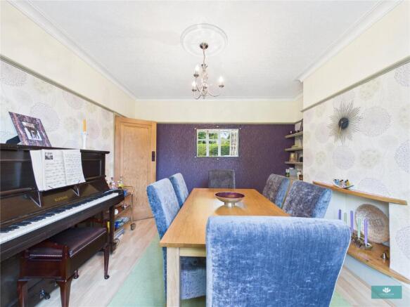 4 bed Semi-Detached for sale Image 12