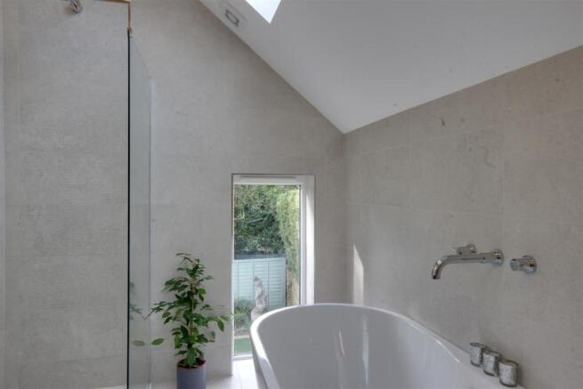 En-Suite Bathroom