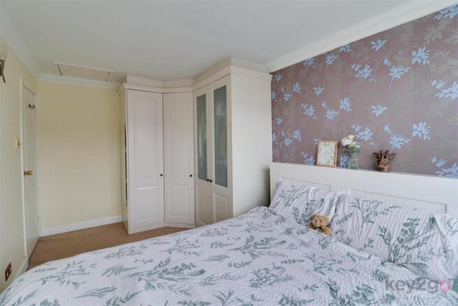 3 bed Semi-Detached for sale Image 12