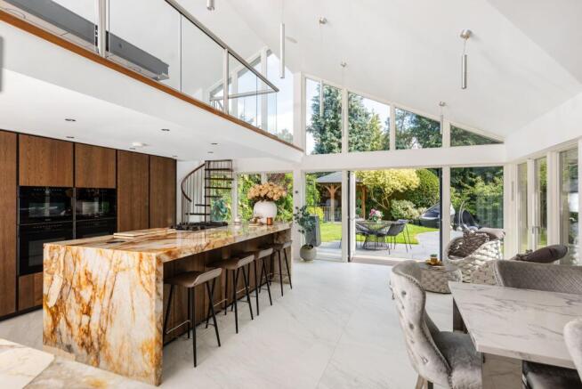 Kitchen/Dining Area