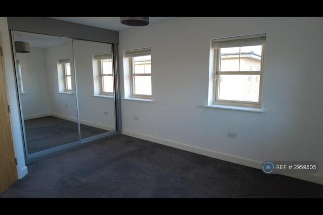 2 bed Semi-Detached to rent Image 5