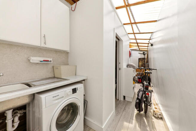 3 bed Semi-Detached for sale Image 5
