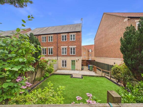 4 bed Terraced for sale Image 12