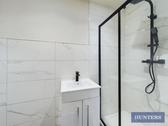 2 bed Apartment for sale Image 12