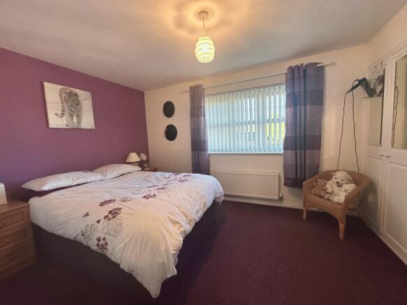4 bed Town House for sale Image 4