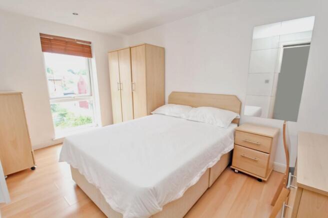 3 bed House to rent Image 9