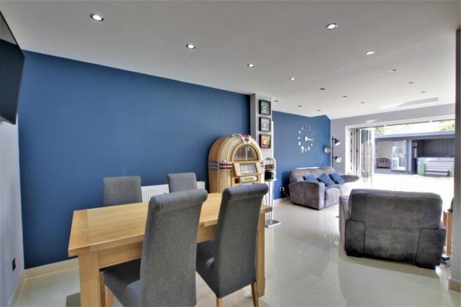 BREAKFAST ROOM