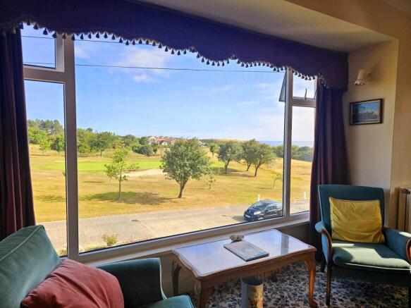 2 bed Flat for sale Image 4