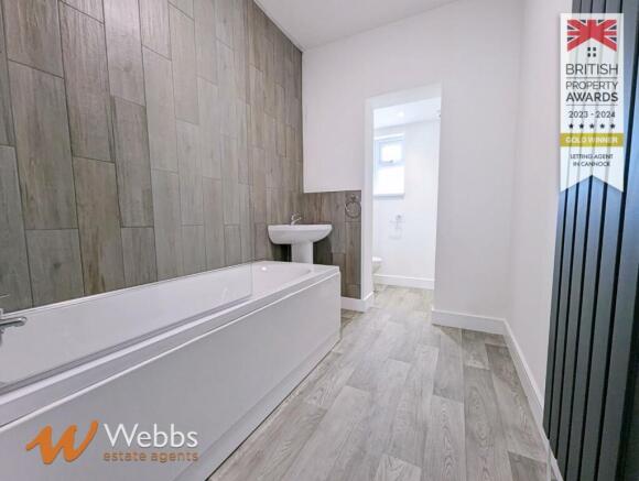 Bathroom 1.jpg