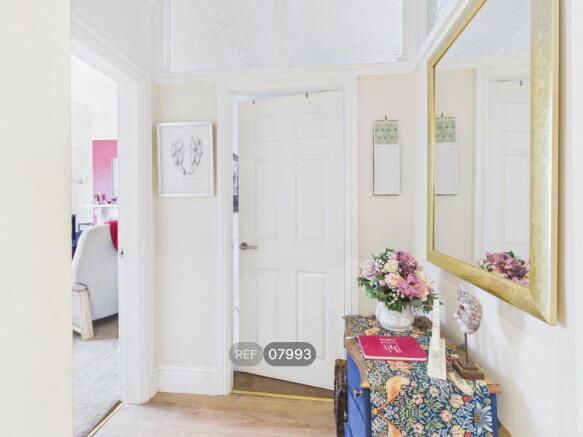 2 bed Terraced to rent Image 7
