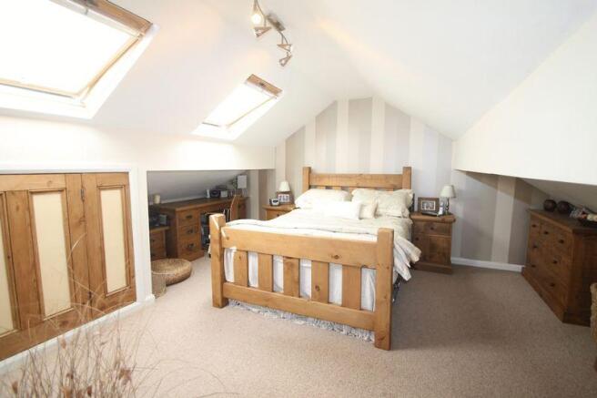 LOFT ROOM
