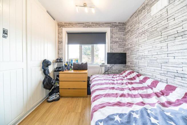 8 Albany Ave bedroom 3.jpg
