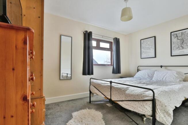 2 bed Semi-Detached for sale Image 8