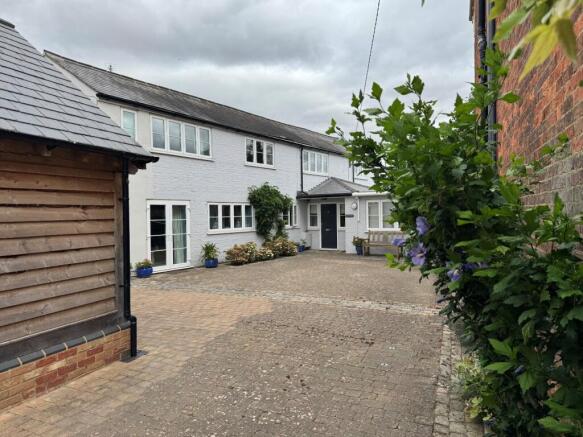 3-bed detached on East Street, Thame, Oxfordshire, OX9, £1,200,000