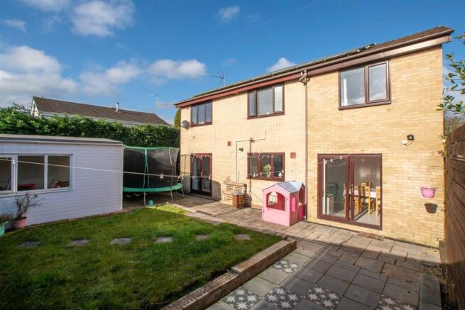 Pine Tree Close, Radyr, HernCrabtree (10).jpg