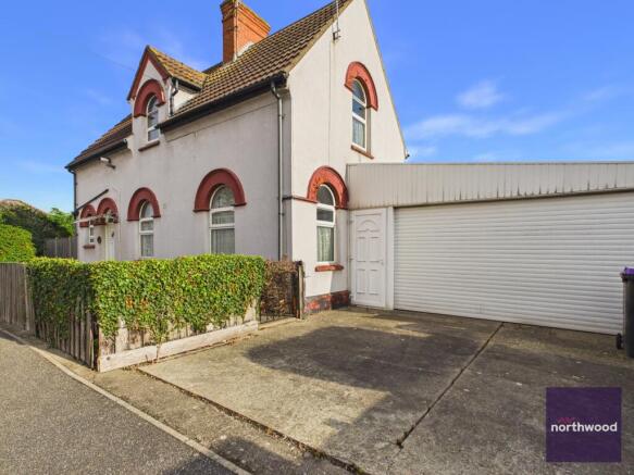 3-bed detached on Wellington Road, Mablethorpe, LN12, £190,000