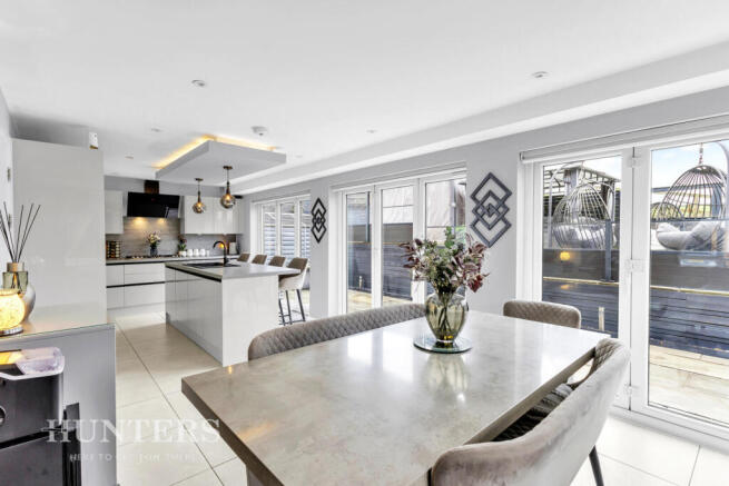4 bed Detached for sale Image 11
