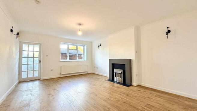 Sitting/Dining Room
