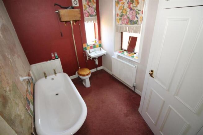 bathroom#.JPG