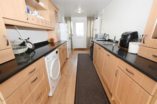 3 bed Semi-Detached Bungalow for sale Image 8