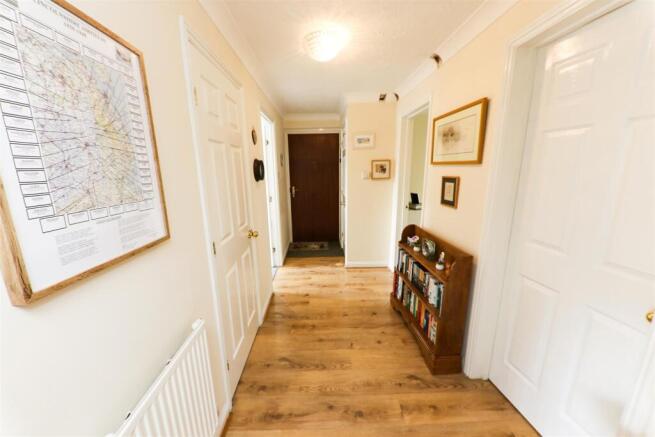 2 bed Apartment for sale Image 5
