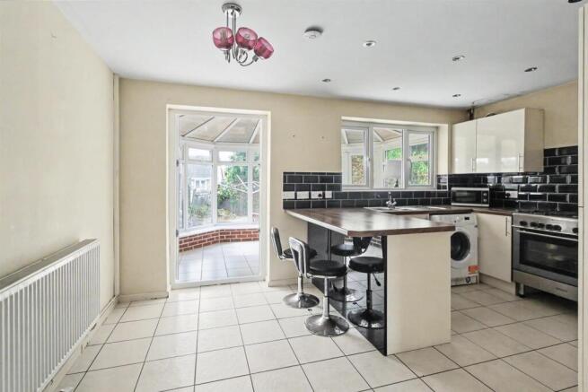 Deer Park Drive Arnold, Nottingham, NG5 8SA