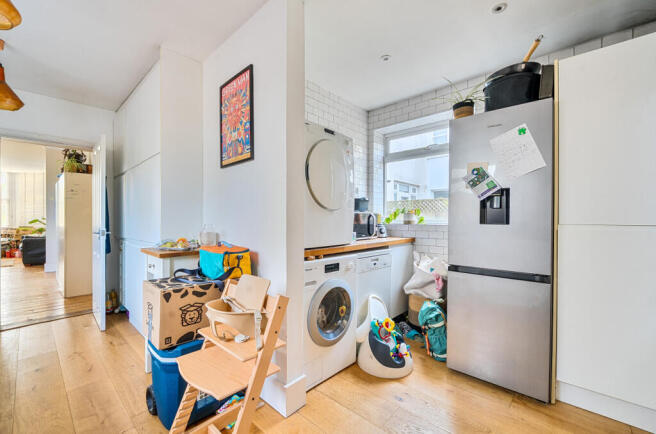 1439976-10-69d908...