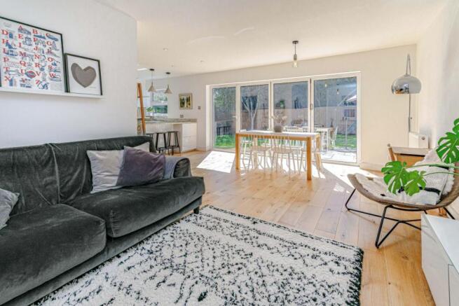 Lounge/Dining Room