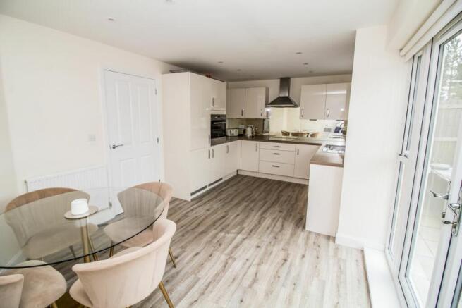 Kitchen Pic 4.