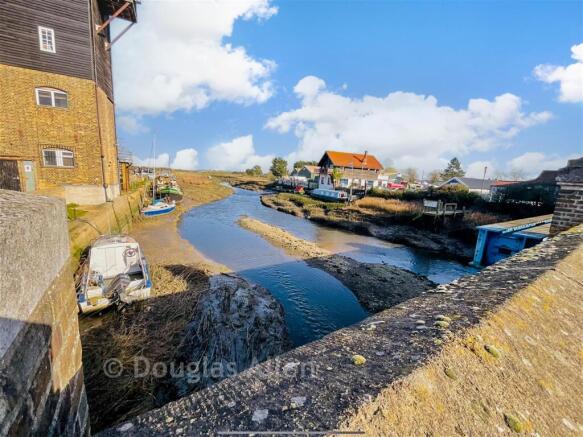 External Lifestyle Photograph